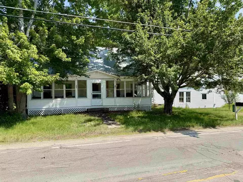 150 School St, Effingham, NH 03882