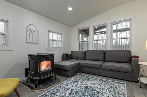 Living - 223 Eureka Rd, Springfield, VT 05156 photo 2 of 3