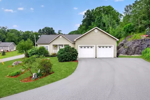 131 Butternut Rd, White River Junction, VT 05001