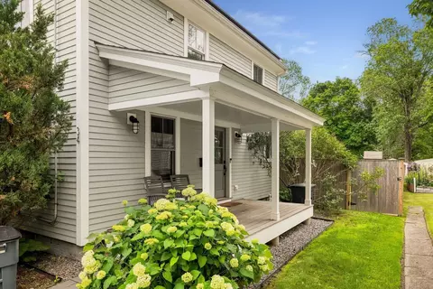 34 River St, Exeter, NH 03833