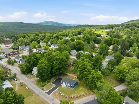 28 Cottage Pl, Ashland, NH 03217