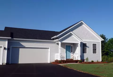 14 Dogwood Cir # R, Milton, VT 05468