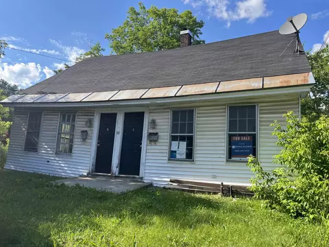 90 Mount Vernon St, Saint Johnsbury, VT 05819