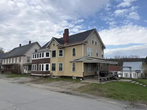 363 Charles St, Lyndonville, VT 05851