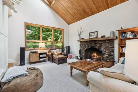 Living - 52 Upper Bay Rd, Sunapee, NH 03782 photo 3 of 3