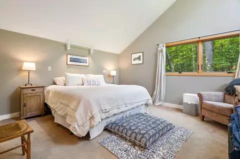 Bedroom - 52 Upper Bay Rd, Sunapee, NH 03782 photo 1 of 4