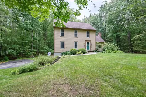 5 Taschereau Dr, Mont Vernon, NH 03057