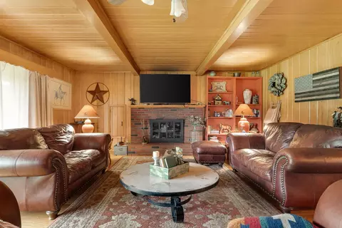Living - 309 Vt Route 15, Jericho, VT 05465 photo 2 of 2