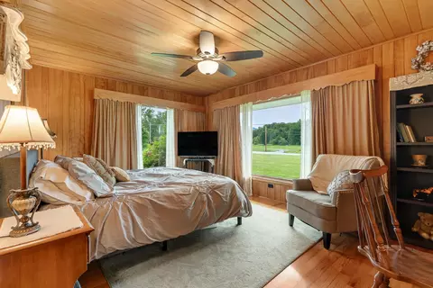 Bedroom - 309 Vt Route 15, Jericho, VT 05465 photo 4 of 5