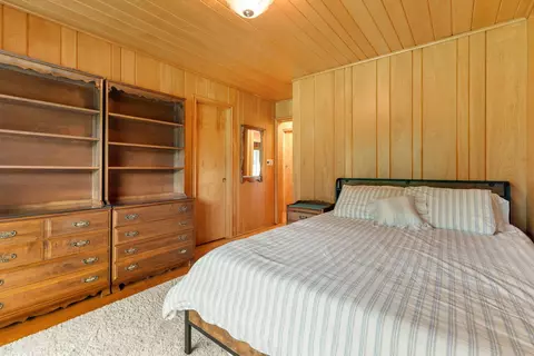 Bedroom - 309 Vt Route 15, Jericho, VT 05465 photo 2 of 5