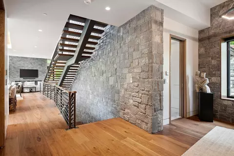 Entry Way - 101 Switchback Ln, Stowe, VT 05672 photo 4 of 6