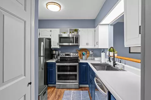 Kitchen - 423 Westview Cir, Williston, VT 05495 photo 1 of 7
