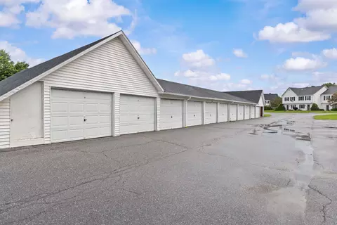 Exterior - 423 Westview Cir, Williston, VT 05495 photo 8 of 8