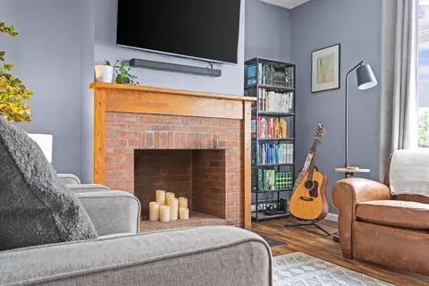 Living - 423 Westview Cir, Williston, VT 05495 photo 4 of 4