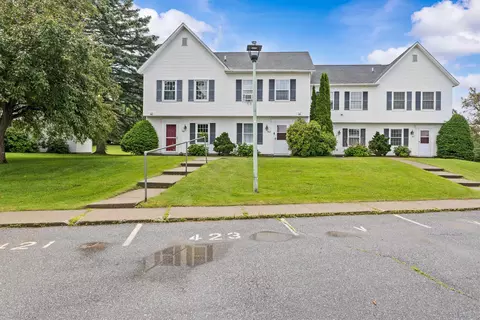 Exterior - 423 Westview Cir, Williston, VT 05495 photo 2 of 8
