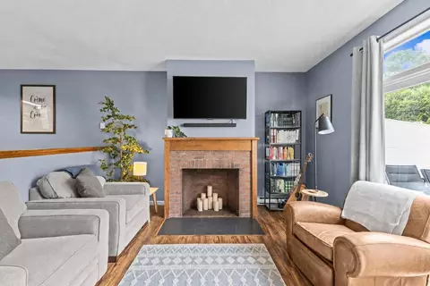 Living - 423 Westview Cir, Williston, VT 05495 photo 2 of 4