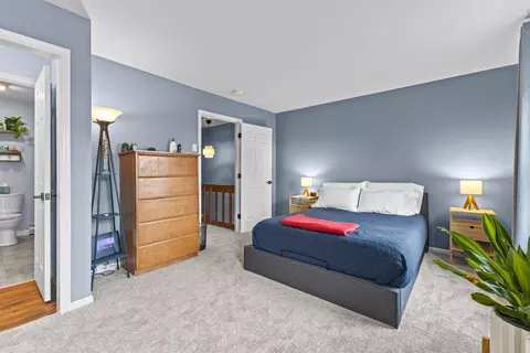 Bedroom - 423 Westview Cir, Williston, VT 05495 photo 2 of 4