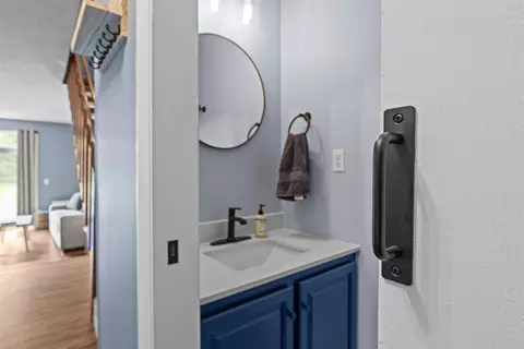 Bath - 423 Westview Cir, Williston, VT 05495 photo 1 of 3