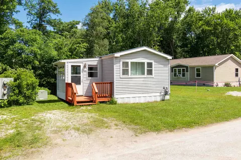 235 Shelburnewood Dr, Shelburne, VT 05482