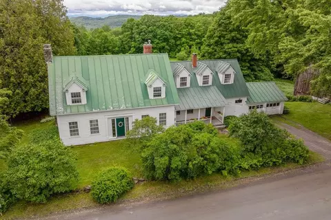 1051 Cross Rd, Strafford, VT 05072