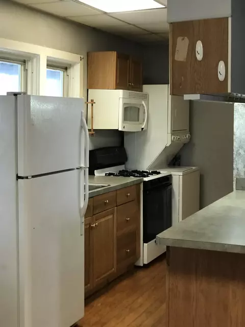 Kitchen - 2003 Main Rd, Cavendish, VT 05142 photo 2 of 12