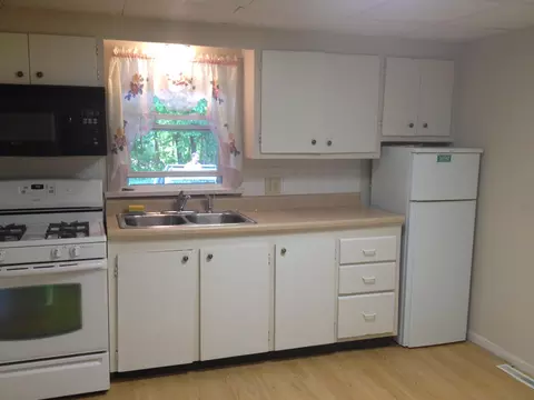 Kitchen - 2003 Main Rd, Cavendish, VT 05142 photo 5 of 12