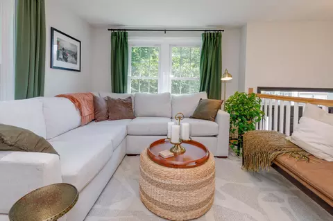 Living - 9 Styles Dr, Concord, NH 03301 photo 2 of 4