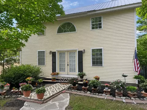 198 Elm St, Manchester, VT 05255