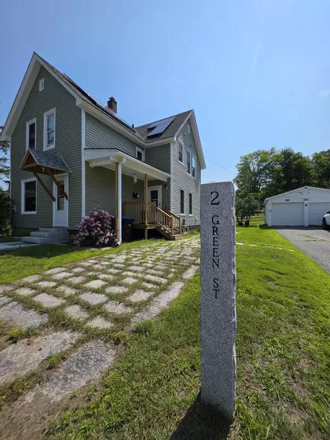 2 Green St, Barre, VT 05641