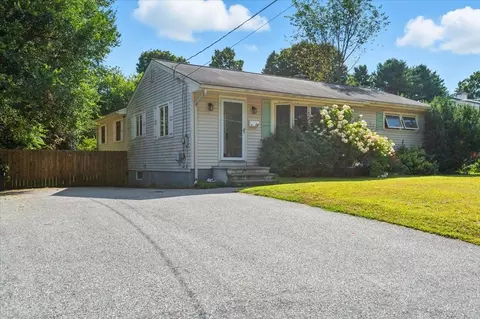 18 Maplewood Dr, South Burlington, VT 05403