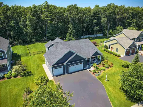 25 Jen Barry Ln, Colchester, VT 05446