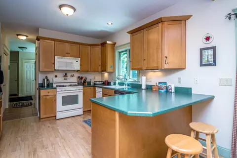 Kitchen - 7 Cameron Dr, Jackson, NH 03846 photo 2 of 6