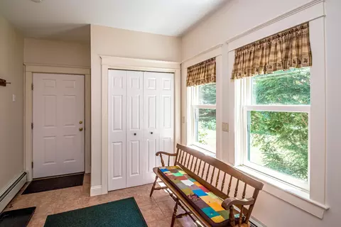 Entry Way - 7 Cameron Dr, Jackson, NH 03846 photo 2 of 6
