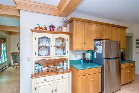 Kitchen - 7 Cameron Dr, Jackson, NH 03846 photo 5 of 6
