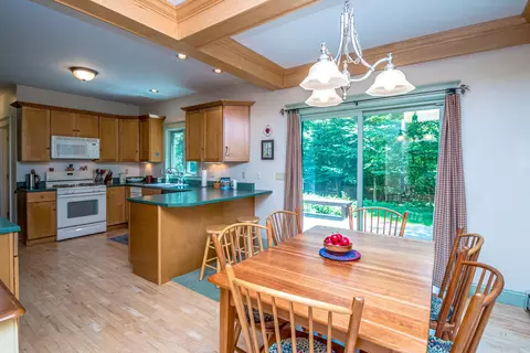 Dining - 7 Cameron Dr, Jackson, NH 03846 photo 1 of 2