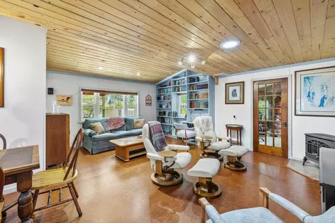 Living - 9 Red Oak Rd, Barnstead, NH 03218 photo 2 of 6