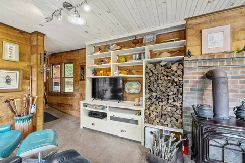 Living - 9 Red Oak Rd, Barnstead, NH 03218 photo 1 of 6