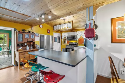 Kitchen - 9 Red Oak Rd, Barnstead, NH 03218 photo 2 of 5