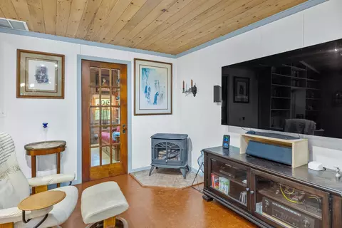 Living - 9 Red Oak Rd, Barnstead, NH 03218 photo 4 of 6