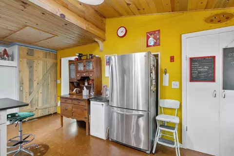 Kitchen - 9 Red Oak Rd, Barnstead, NH 03218 photo 4 of 5