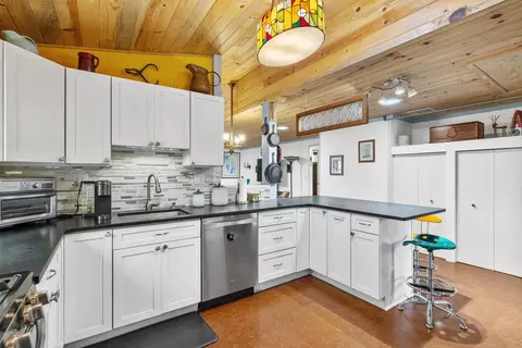 Kitchen - 9 Red Oak Rd, Barnstead, NH 03218 photo 3 of 5