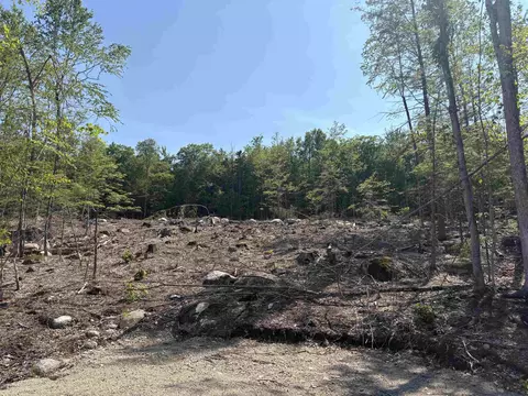 10 Sugarloaf Dr #11, Ossipee, NH 03814