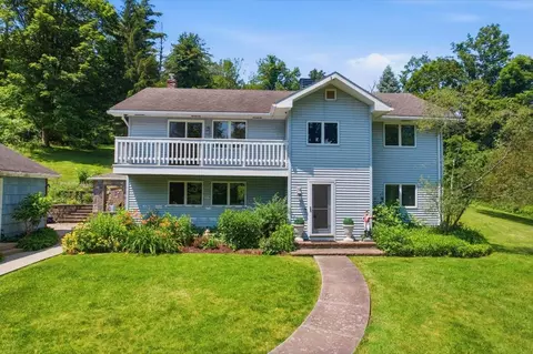 811 Middle Pownal Rd, Bennington, VT 05201