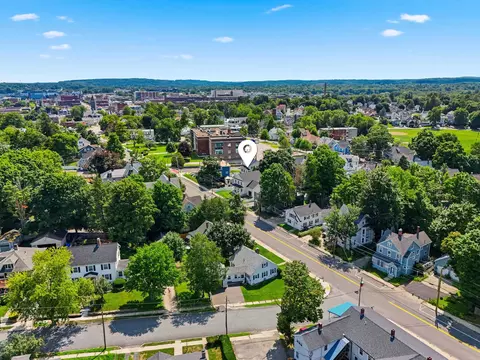16 Manchester St, Nashua, NH 03064
