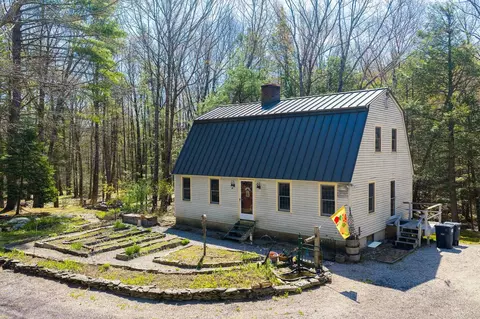 23 Devon Dr, Danville, NH 03819