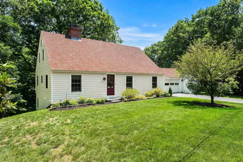 41 Roberts Rd, Hopkinton, NH 03229