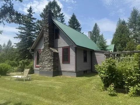 629 S Craftsbury Rd, Craftsbury, VT 05826