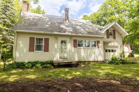 32 Grannis St, Claremont, NH 03743