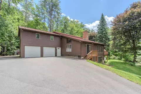 106 Livingston Rd, Meredith, NH 03253