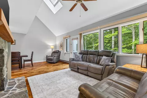 Living - 18 High Point Dr #501, Stratton, VT 05360 photo 4 of 5